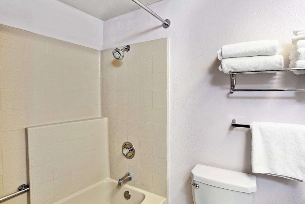 King Studio Suite, Non-Smoking interior
